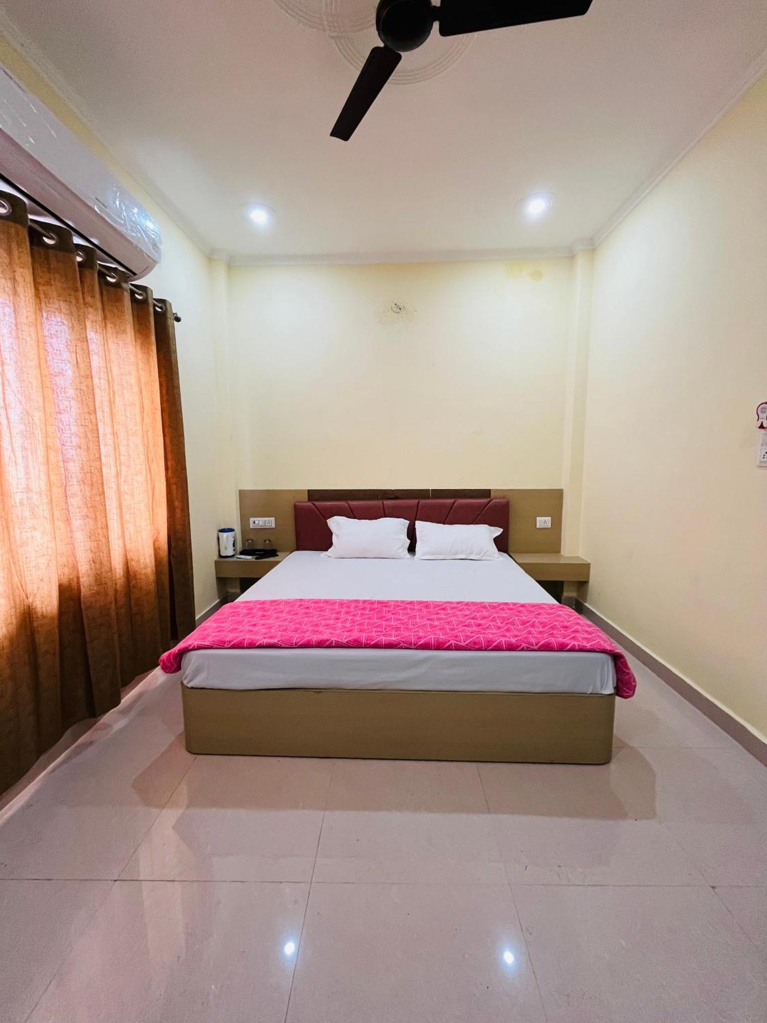 River View Paying Guest House فاراناسي المظهر الخارجي الصورة