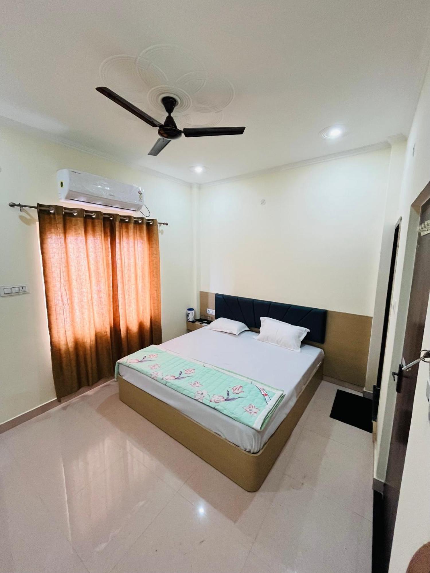 River View Paying Guest House فاراناسي المظهر الخارجي الصورة