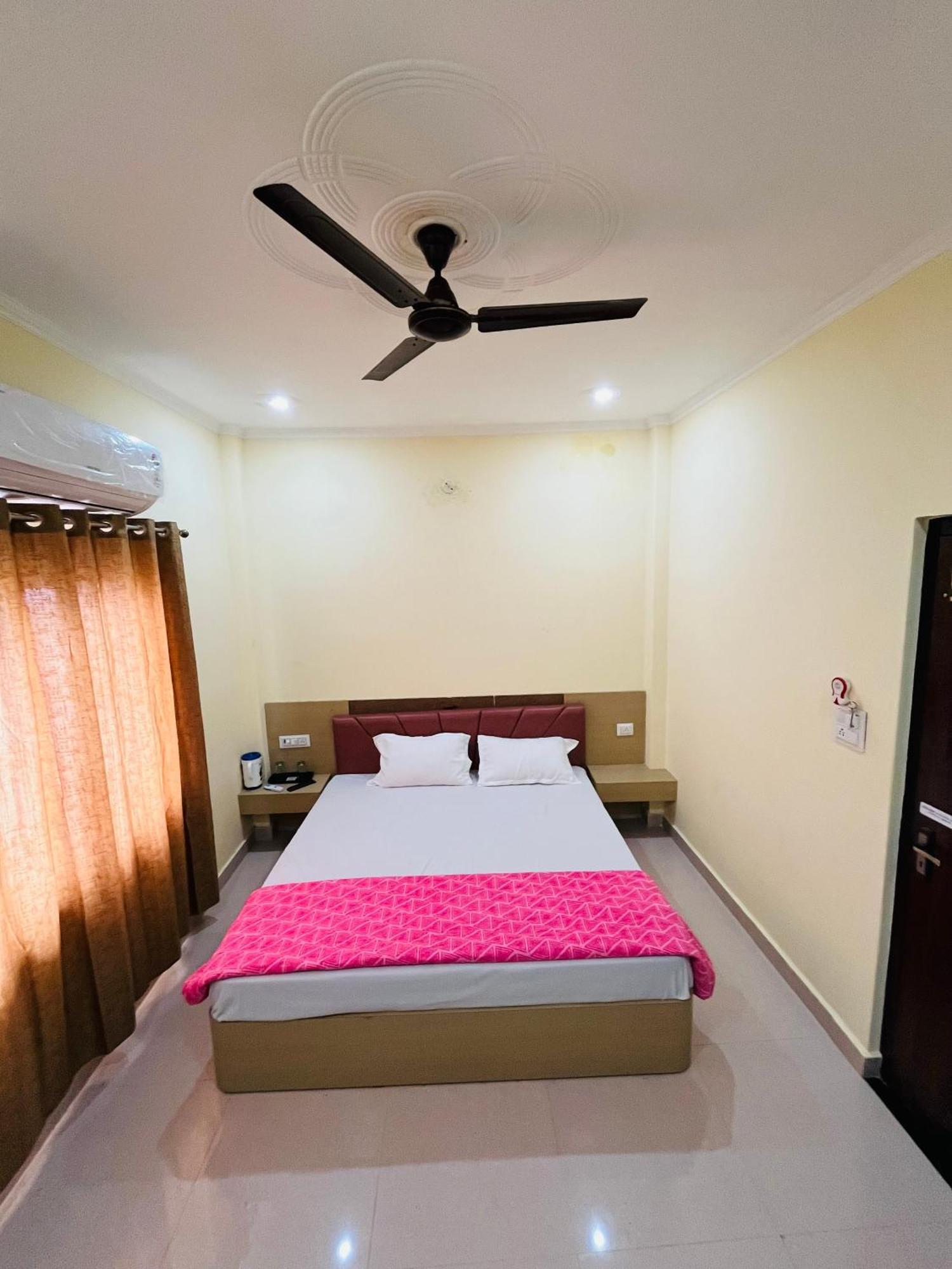 River View Paying Guest House فاراناسي المظهر الخارجي الصورة