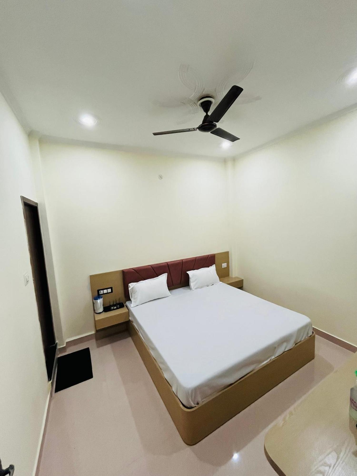 River View Paying Guest House فاراناسي المظهر الخارجي الصورة