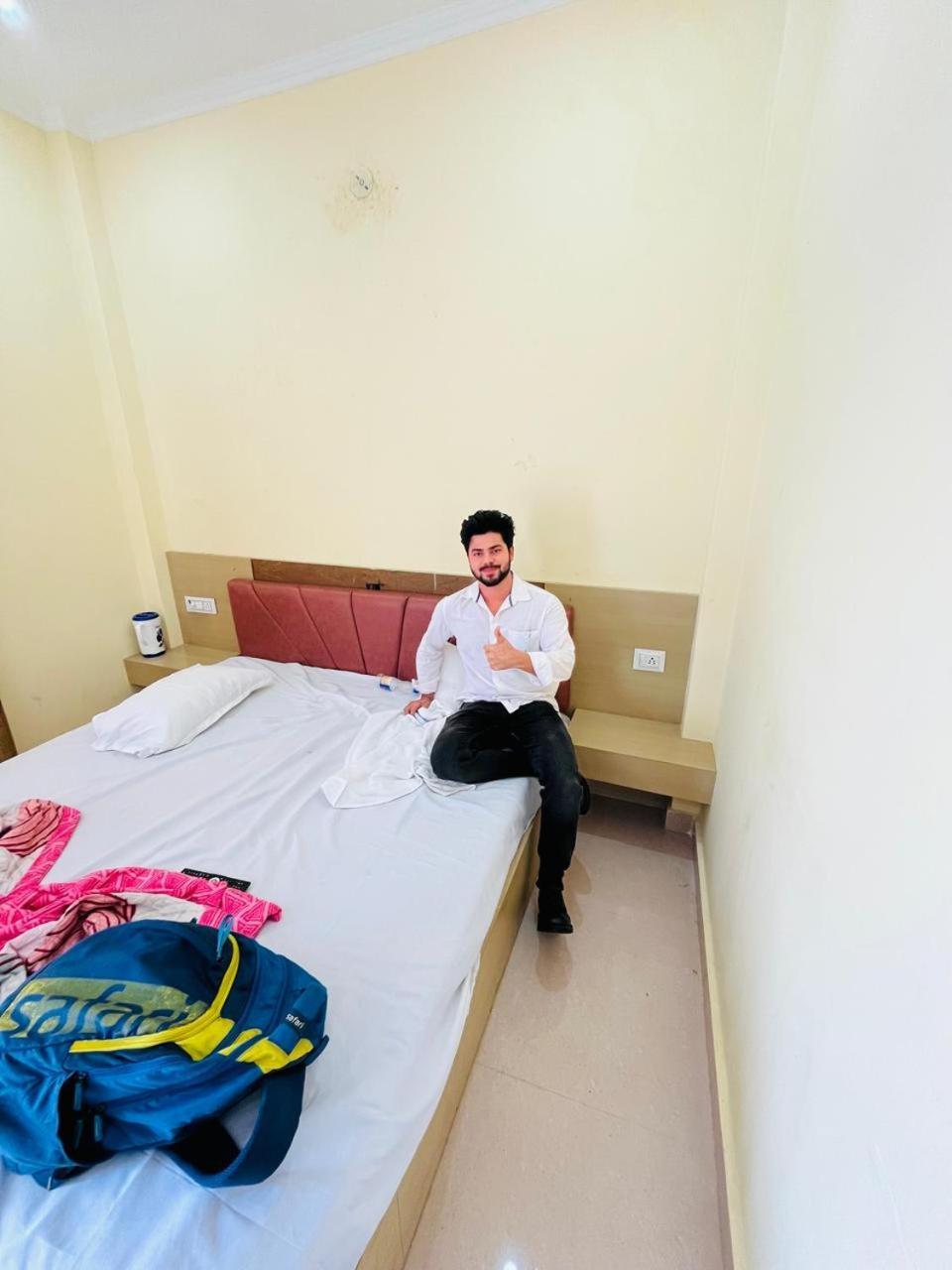 River View Paying Guest House فاراناسي المظهر الخارجي الصورة
