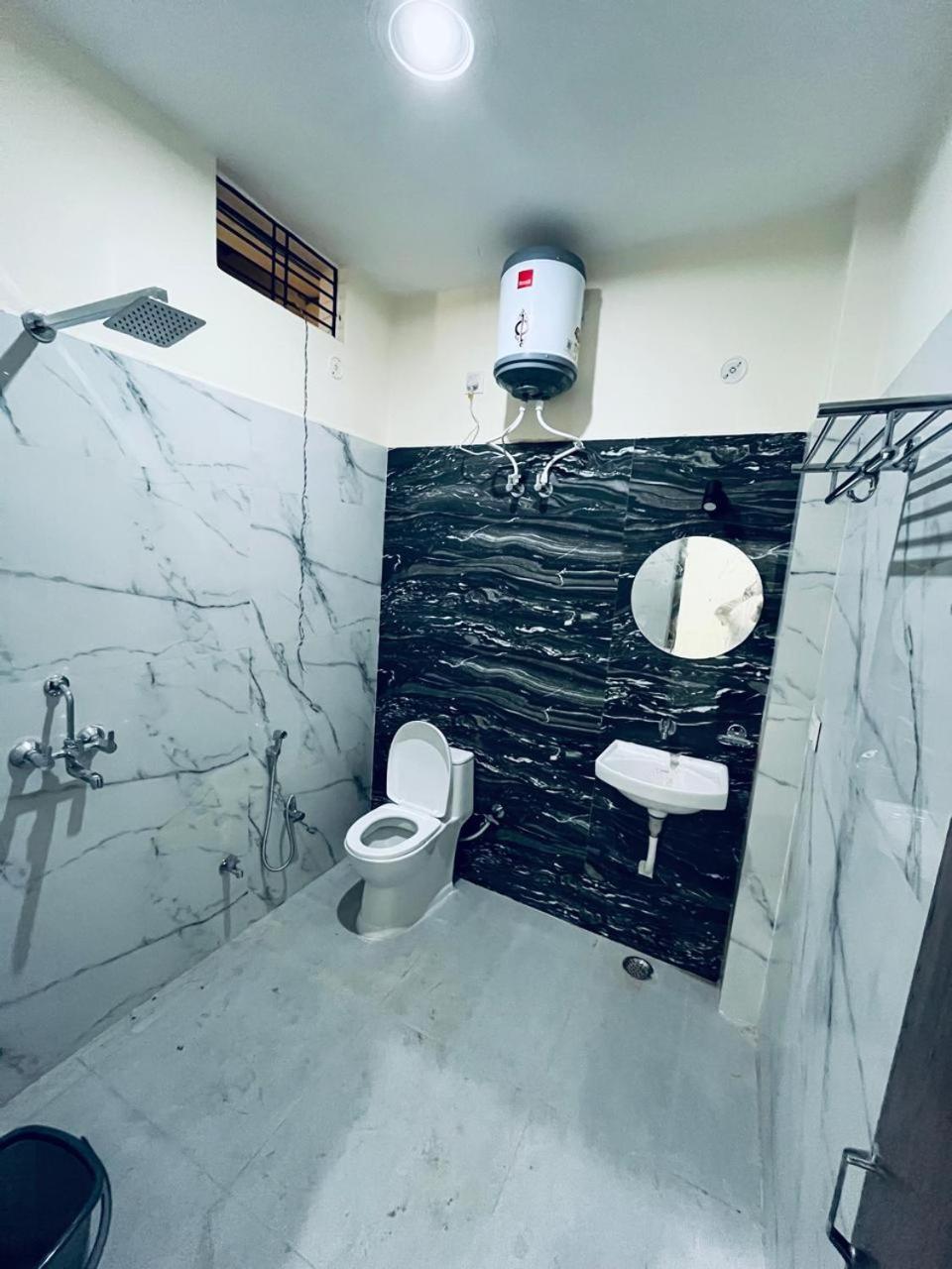 River View Paying Guest House فاراناسي الغرفة الصورة