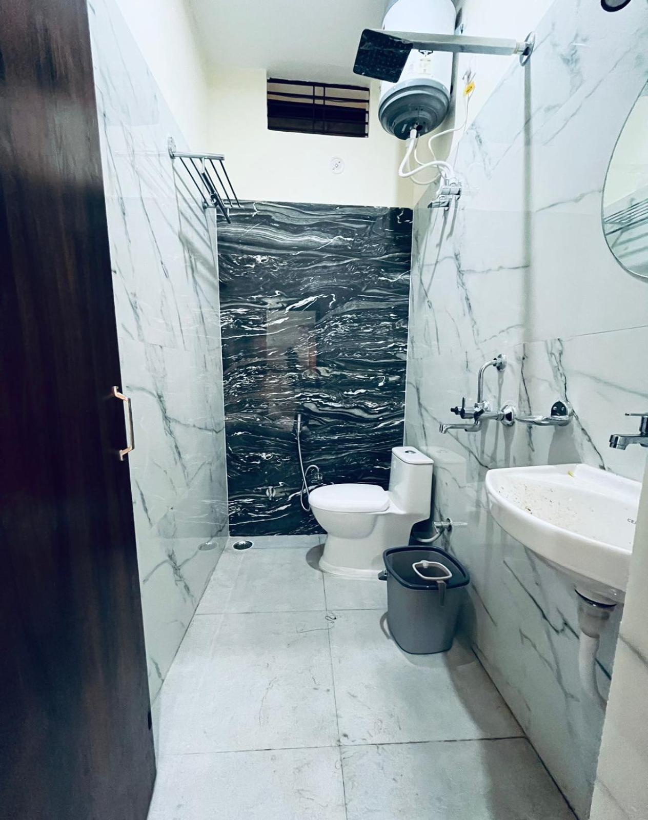 River View Paying Guest House فاراناسي الغرفة الصورة